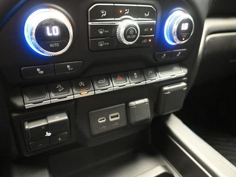 Used 2020 GMC Sierra 1500 Elevation w/ Elevation Value Package AWD/4WD image 30