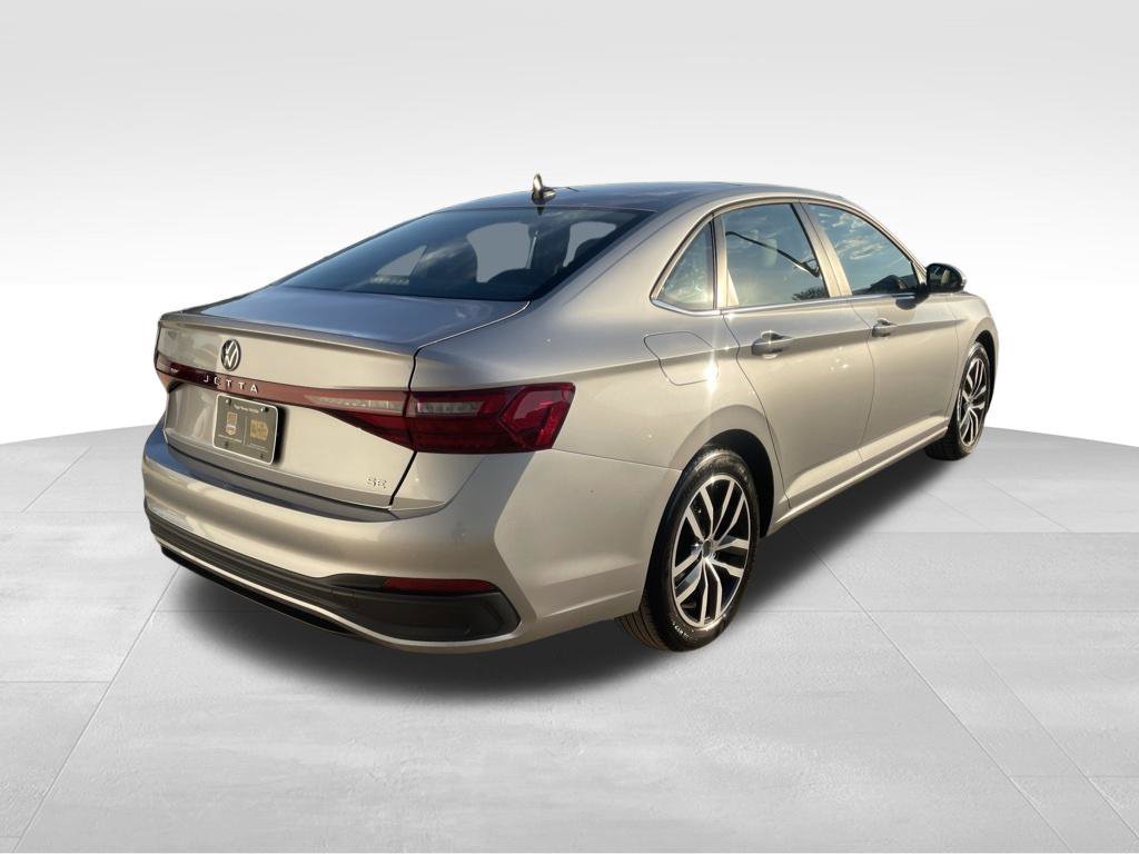 Used 2025 Volkswagen Jetta SE FWD image 5