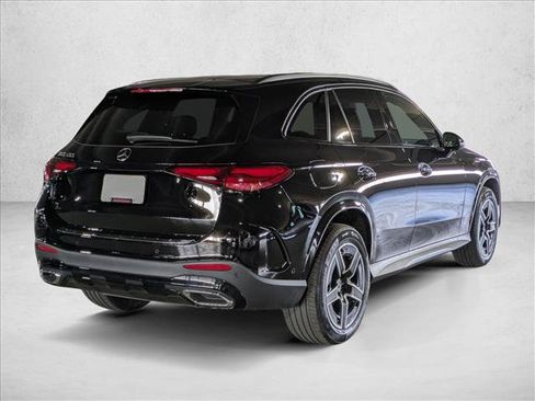 Certified 2025 Mercedes-Benz GLC 300 image 5
