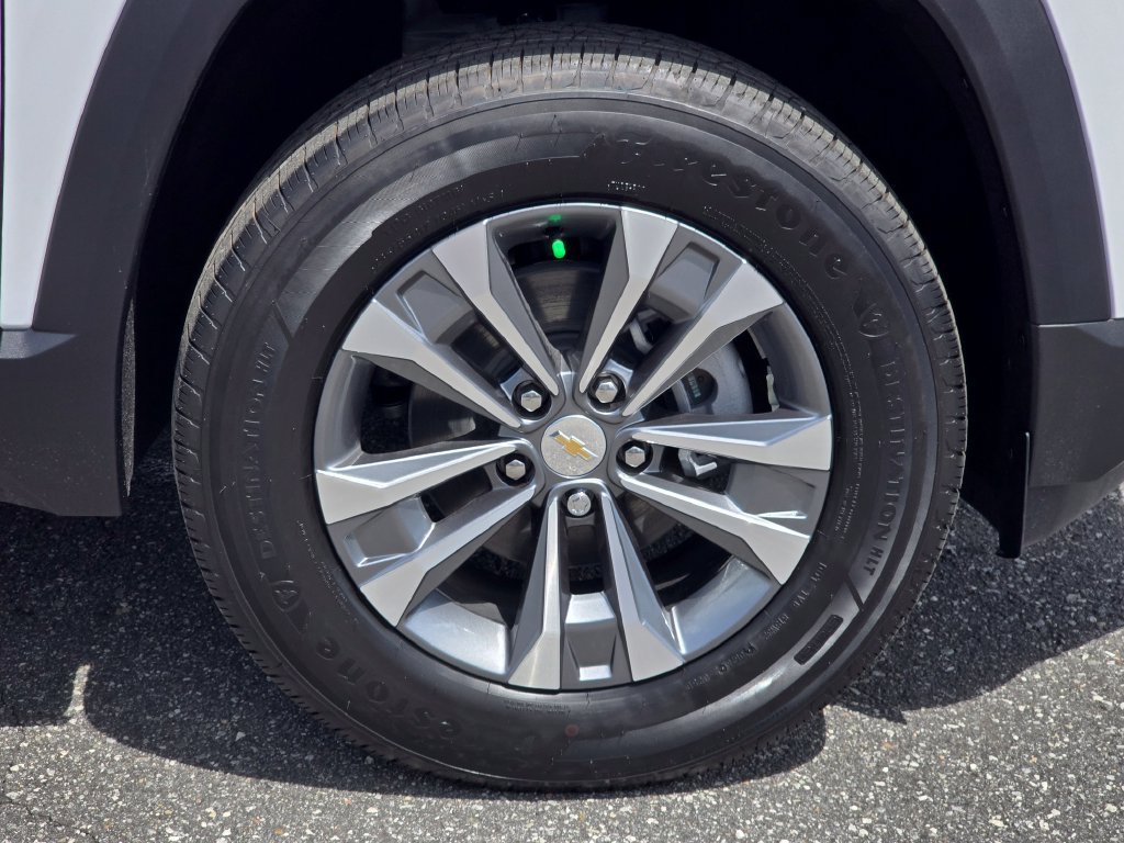 New 2026 Chevrolet Equinox LT w/ Convenience Package II FWD image 14