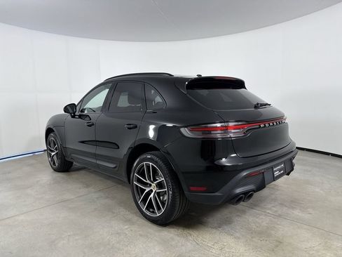 Certified 2026 Porsche Macan AWD/4WD image 3