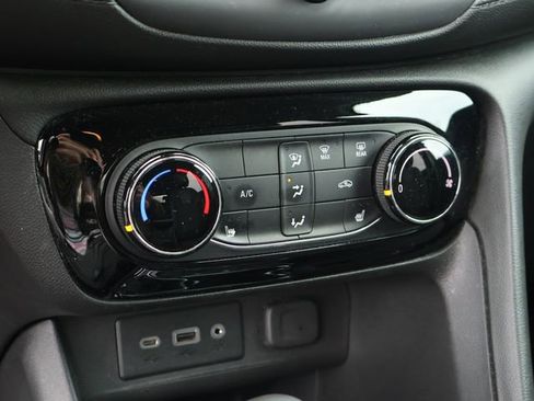 Used 2020 Buick Encore GX Preferred w/ Cold Weather Comfort Package FWD image 30