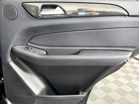 Used 2017 Mercedes-Benz GLE 350 4MATIC image 40