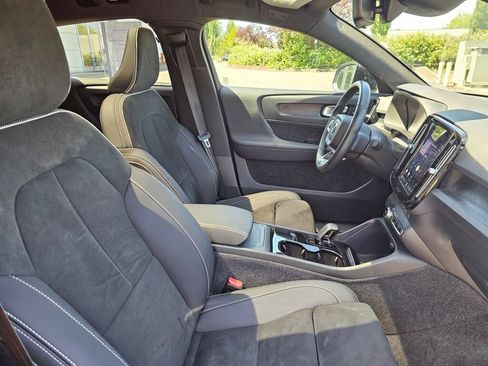 Used 2023 Volvo C40 P8 Recharge Ultimate w/ Protection Package Premier AWD/4WD image 11