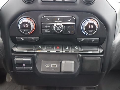 Used 2020 Chevrolet Silverado 1500 LT Trail Boss w/ Convenience Package AWD/4WD image 11