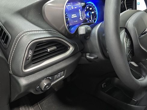 New 2026 Chrysler Pacifica Select image 9