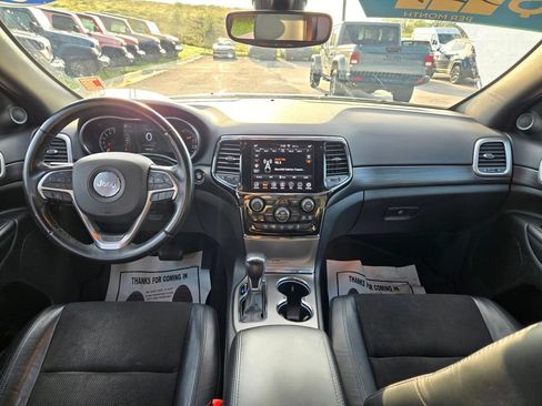Used 2020 Jeep Grand Cherokee Altitude AWD/4WD image 18