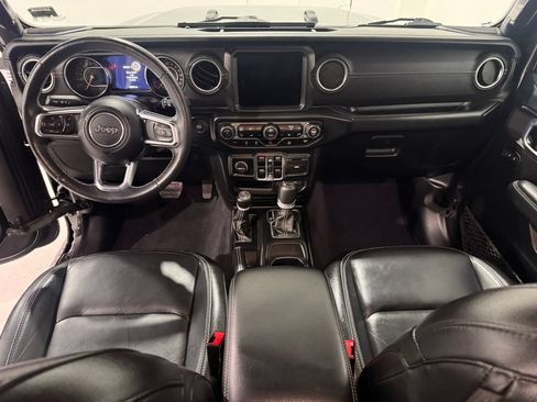 Used 2019 Jeep Wrangler Unlimited Sahara w/ Uconnect 4C Nav & Sound Group AWD/4WD image 30