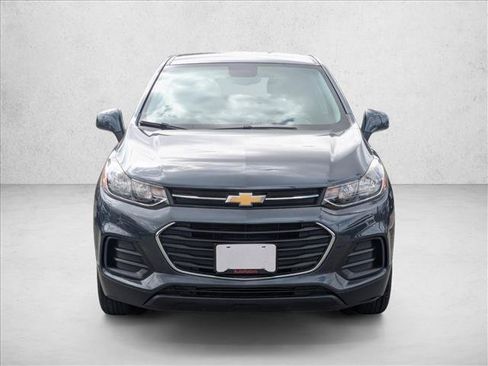 Used 2022 Chevrolet Trax LS w/ Tint and Cruise Package AWD/4WD image 2