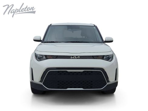 Used 2025 Kia Soul LX w/ LX Technology Package FWD image 9