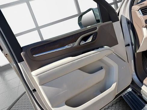 Used 2022 GMC Yukon Denali w/ Denali Premium Package AWD/4WD image 57