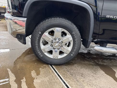 Used 2020 Chevrolet Silverado 2500 LTZ w/ LTZ Plus Package image 11