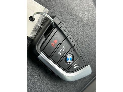 Certified 2025 BMW 330i xDrive Sedan w/ Premium Package AWD/4WD image 33