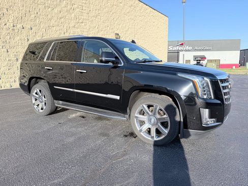 Used 2020 Cadillac Escalade Luxury AWD/4WD image 7