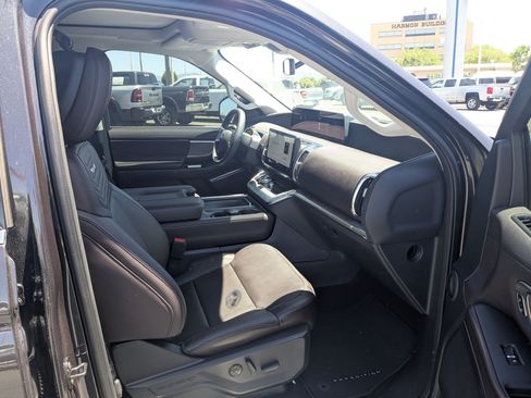 Certified 2026 Ford Expedition Max Platinum w/ Platinum Ultimate Package AWD/4WD image 35