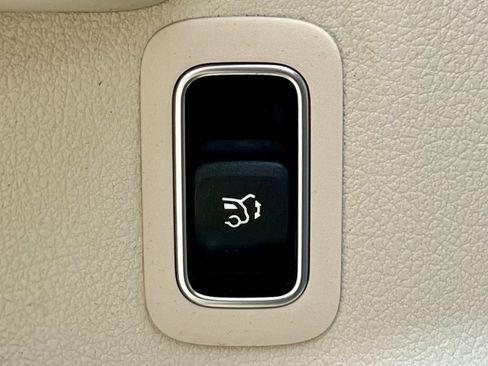 Certified 2023 Mercedes-Benz GLA 250 4MATIC image 37