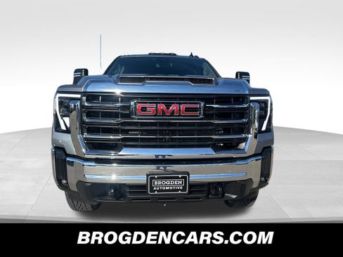 New 2026 GMC Sierra 2500 SLE w/ SLE Value Package; image 9