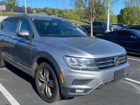 Used 2020 Volkswagen Tiguan SEL image 1