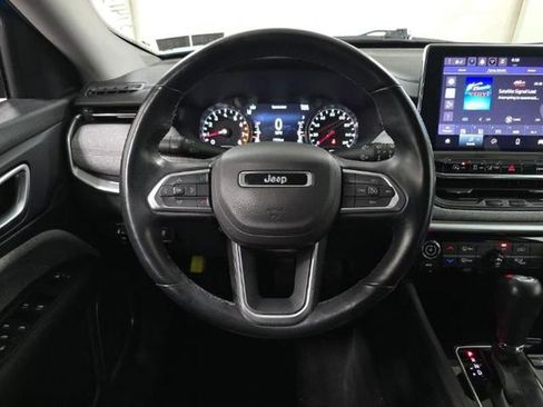 Used 2022 Jeep Compass Latitude AWD/4WD image 11