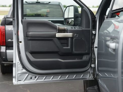 Used 2022 Ford F350 Lariat w/ Black Appearance Package AWD/4WD image 31