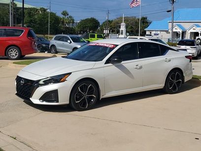 Used 2023 Nissan Altima 2.5 SR