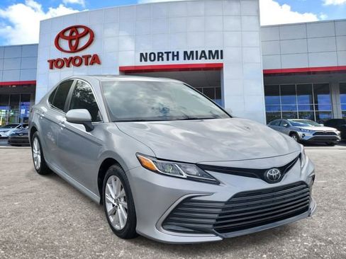 Used 2023 Toyota Camry LE image 1