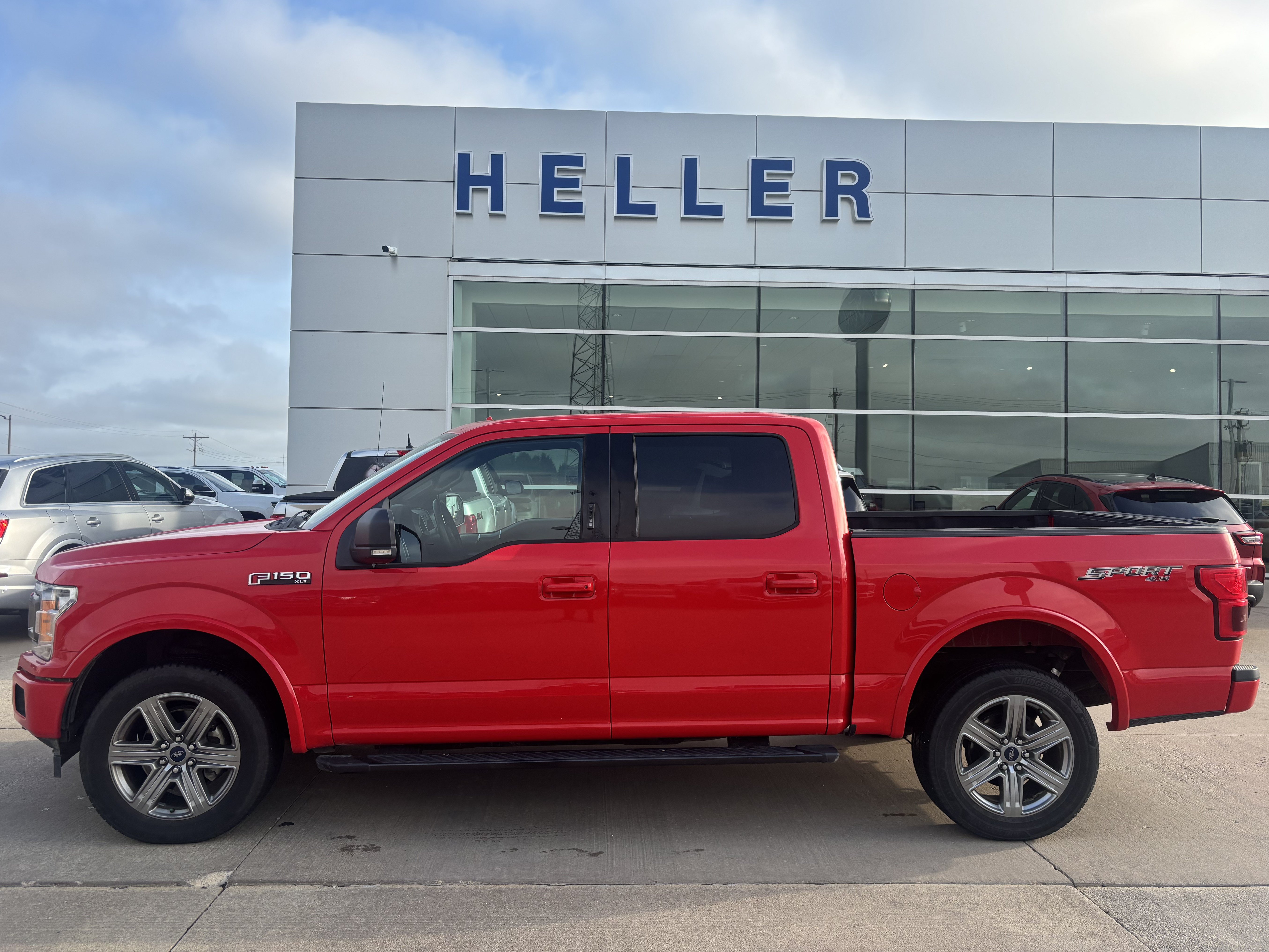 Used 2018 Ford F150 XLT w/ Equipment Group 302A Luxury AWD/4WD image 3