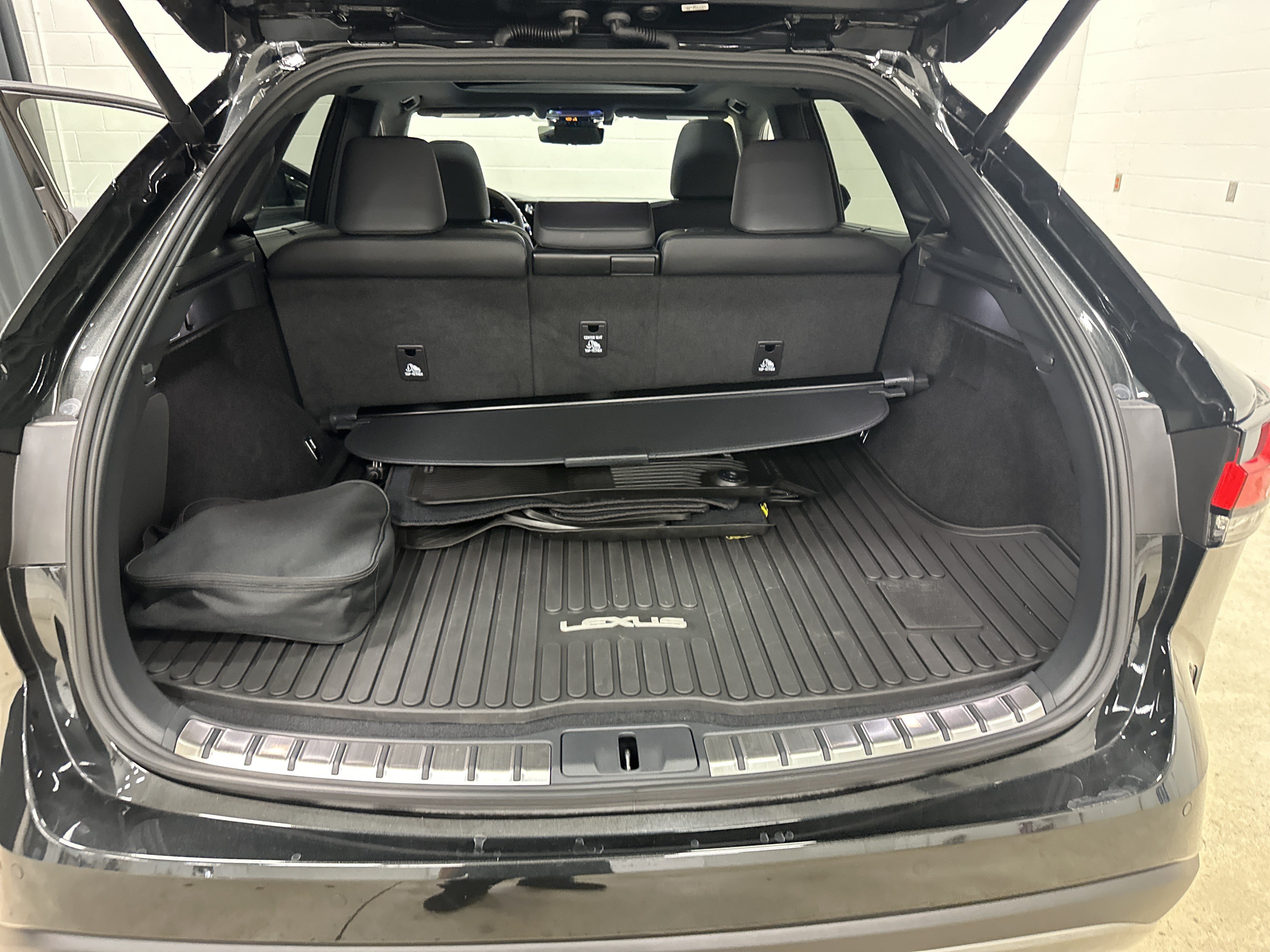 Certified 2026 Lexus RX 450h AWD w/ Convenience Package image 32