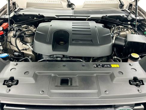 Used 2023 Land Rover Defender 110 X-Dynamic SE image 28