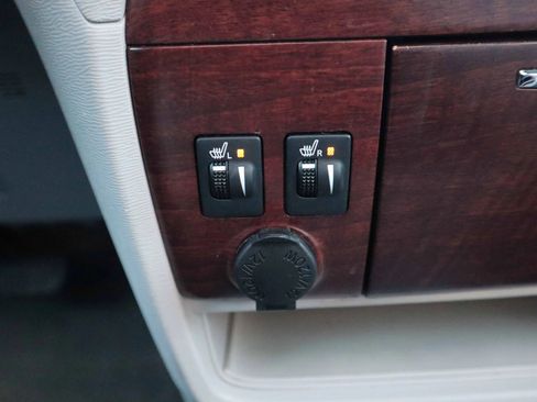 Used 2011 Toyota Sienna XLE image 21