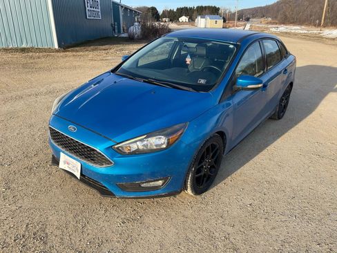 Used 2016 Ford Focus SE w/ Equipment Group 201A image 8