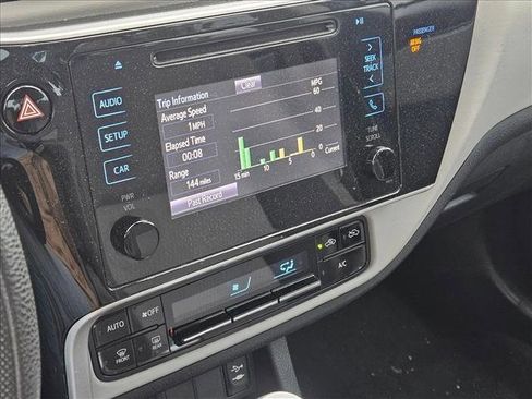 Used 2018 Toyota Corolla LE image 13