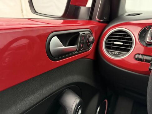 Used 2012 Volkswagen Beetle 2.5 FWD image 11