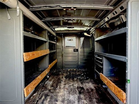 Used 2018 Chevrolet Express 2500 w/ Driver Convenience Package image 9