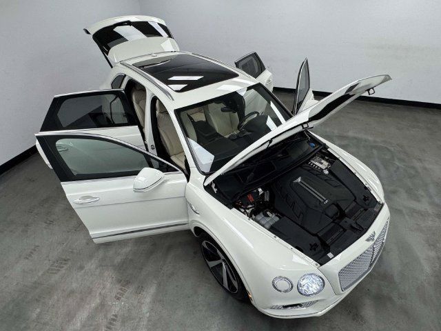 Used 2020 Bentley Bentayga AWD/4WD image 14