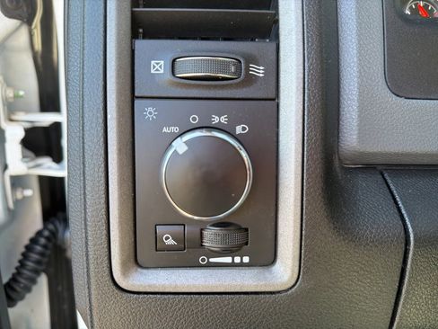 Used 2018 RAM 1500 Tradesman w/ Popular Equipment Group image 39