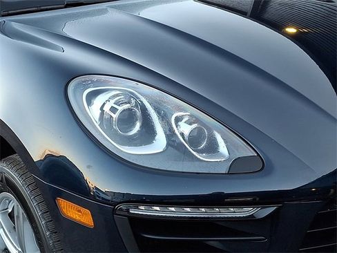 Certified 2017 Porsche Macan S image 11