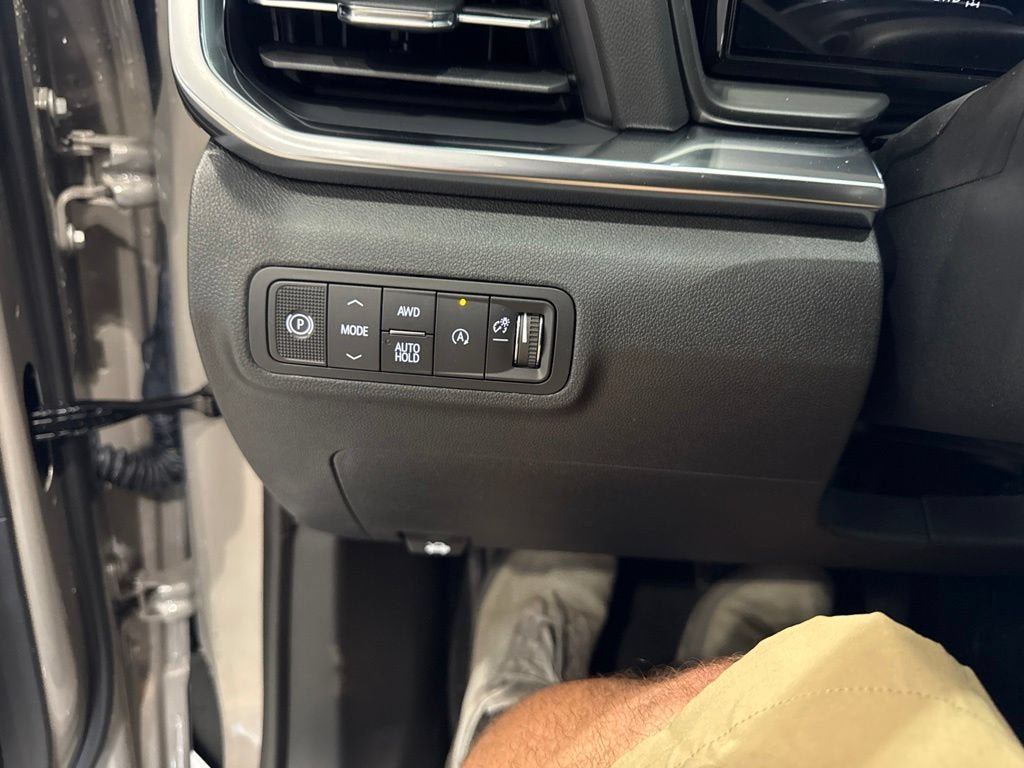 New 2027 GMC Terrain Elevation w/ Elevation Premium Package AWD/4WD image 32