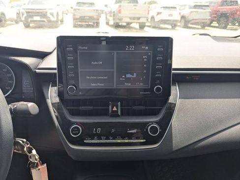 Used 2021 Toyota Corolla LE image 11