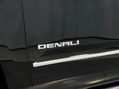 Used 2019 GMC Yukon XL Denali image 42