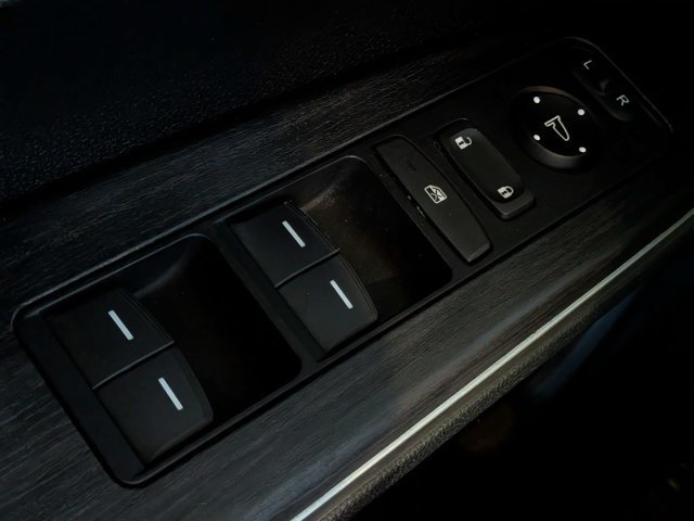 Used 2018 Honda Clarity Plug-In Hybrid image 19