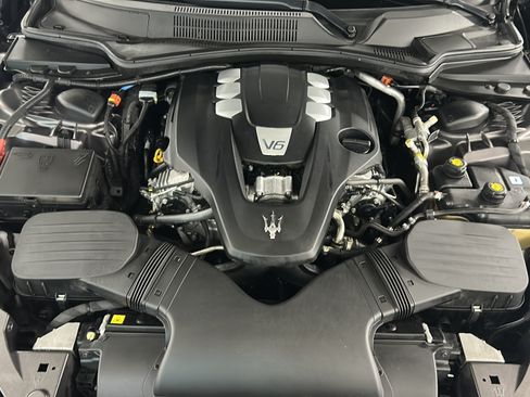 Used 2021 Maserati Ghibli RWD image 35