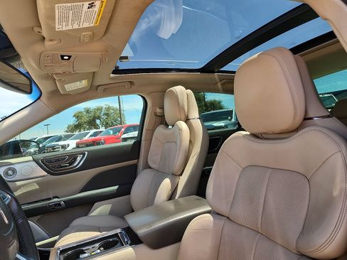 Used 2020 Lincoln Continental Reserve w/ Luxury Package AWD/4WD image 14