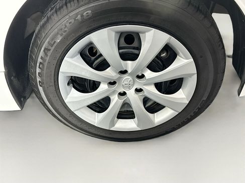 Used 2024 Toyota Corolla LE FWD image 11