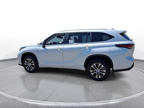 New 2026 Toyota Highlander XLE AWD/4WD image 5