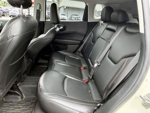 Used 2019 Jeep Compass Limited FWD image 11