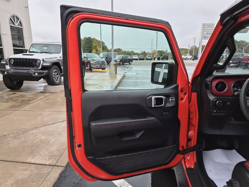Used 2023 Jeep Wrangler Unlimited Rubicon 4xe AWD/4WD image 9