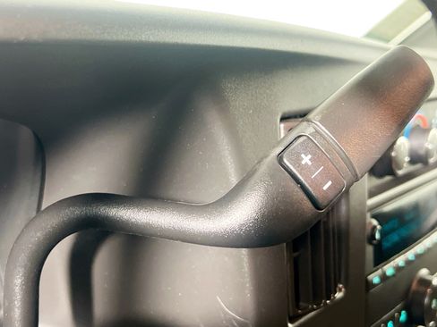 Used 2020 GMC Savana 3500 RWD image 18