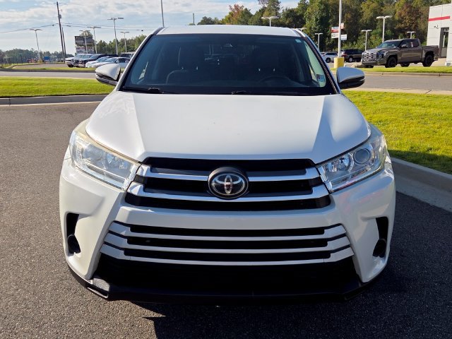 Used 2019 Toyota Highlander LE FWD image 2