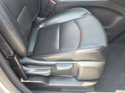Used 2023 Chevrolet Equinox RS w/ RS Leather Package FWD image 18